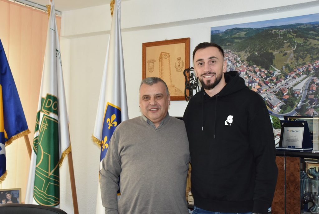 Načelnik Selimović ugostio Edina Atića, košarkaškog reprezentativca BiH