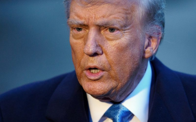 Trump potpisao uredbu o uvođenju carina Kanadi, Meksiku i Kini