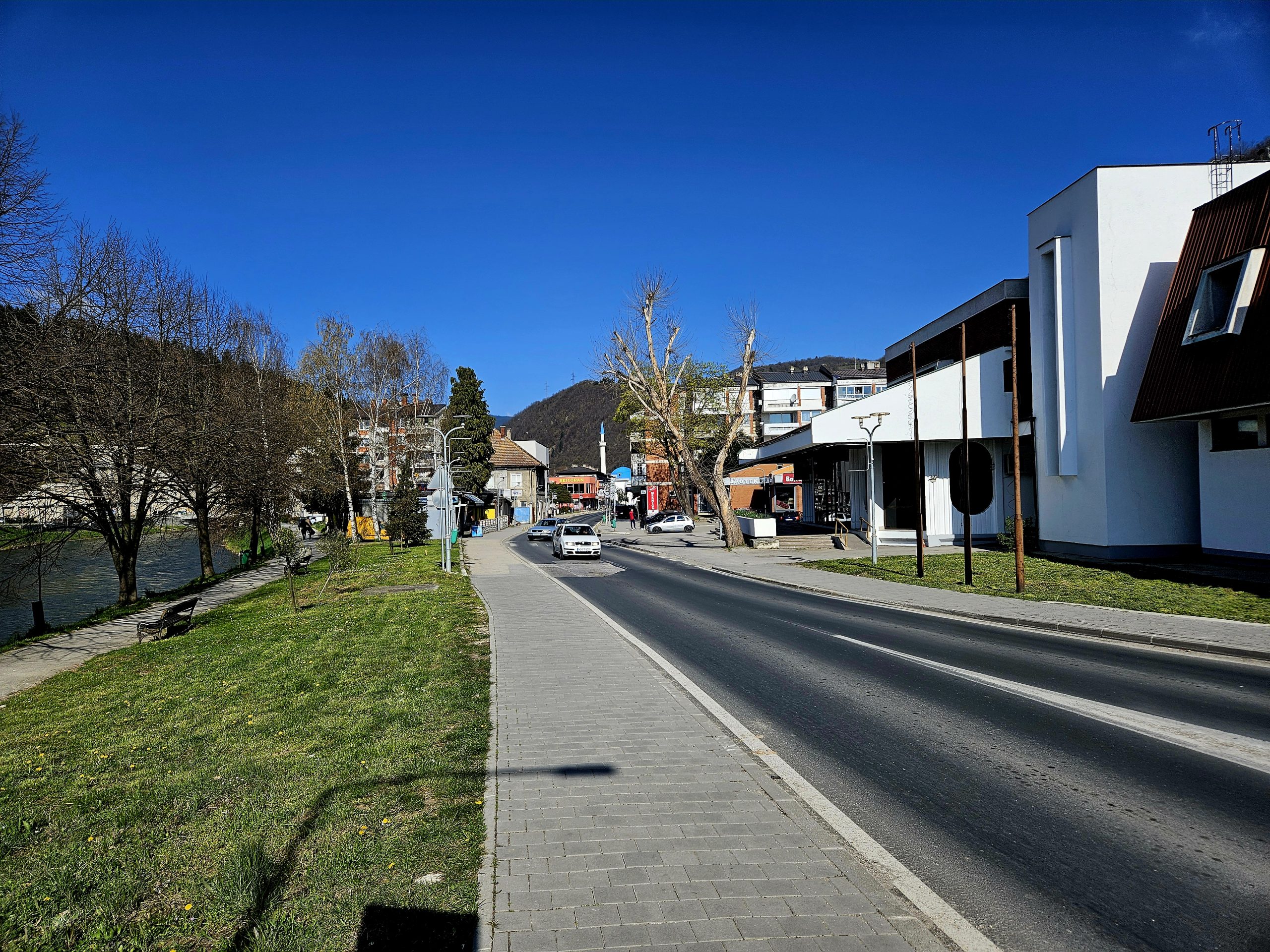 Maglovito jutro po kotlinama i uz riječne tokove a preko dana sunčano