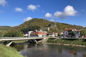 Sunčano uz malu do umjerenu oblačnost