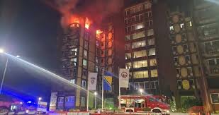 Počeo uviđaj nakon požara u Domu penzionera Tuzla, raste broj stradalih