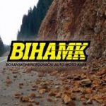 U većem dijelu Bosne saobraća se po mokrom ili vlažnom kolovozu, dok je u Hercegovini pretežno suh kolovoz, opasnost od učestalih odrona