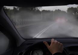 Gusta magla smanjuje vidljivost, opasanost od učestalih odrona