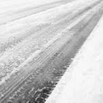 Ledena kiša i niske  temperature uzrokuju poledicu što dodatno otežava saobraćaj