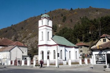 Donji Vakuf – Pravoslavni vjernici danas obilježavaju Veliki petak, najtužniji dan u godini