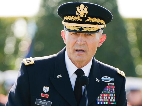 Donji Vakuf – Hegseth smijenio načelnika Generalštaba vojske SAD