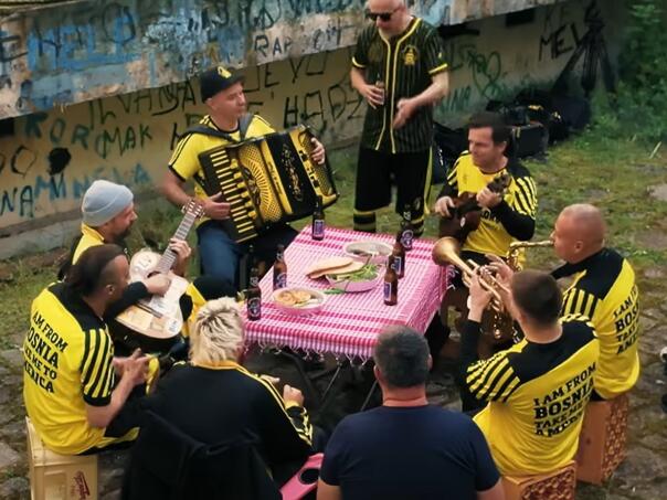 Donji Vakuf – AFP: Bosanski hit osvaja svijet, “I am from Bosnia” postaje fudbalska himna