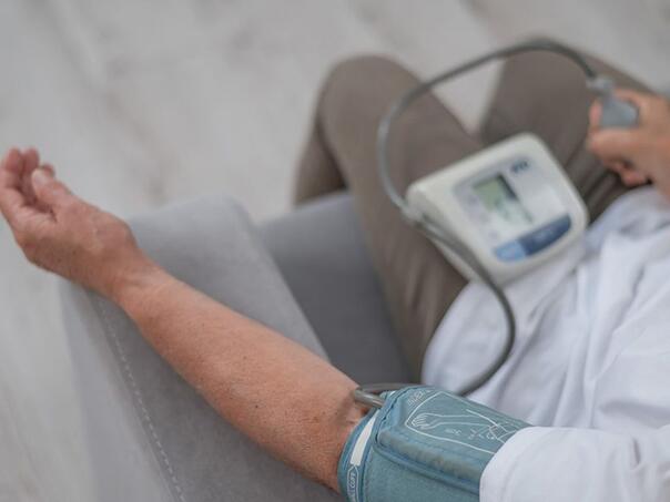 Donji Vakuf – Visoke temperature mogu naglo sniziti krvni pritisak: Evo kako pomoći sebi