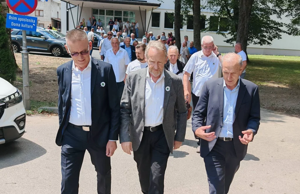 Donji Vakuf – Izetbegović: Ljiljane nam neće zabraniti, moramo biti jaki da se zlo više nikad ne ponovi