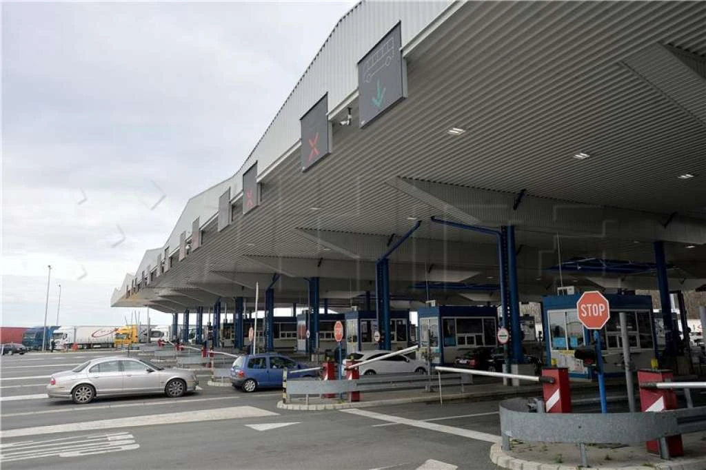 Donji Vakuf – Putujete automobilom člana porodice? Na granici vam mogu zatražiti dodatni dokument