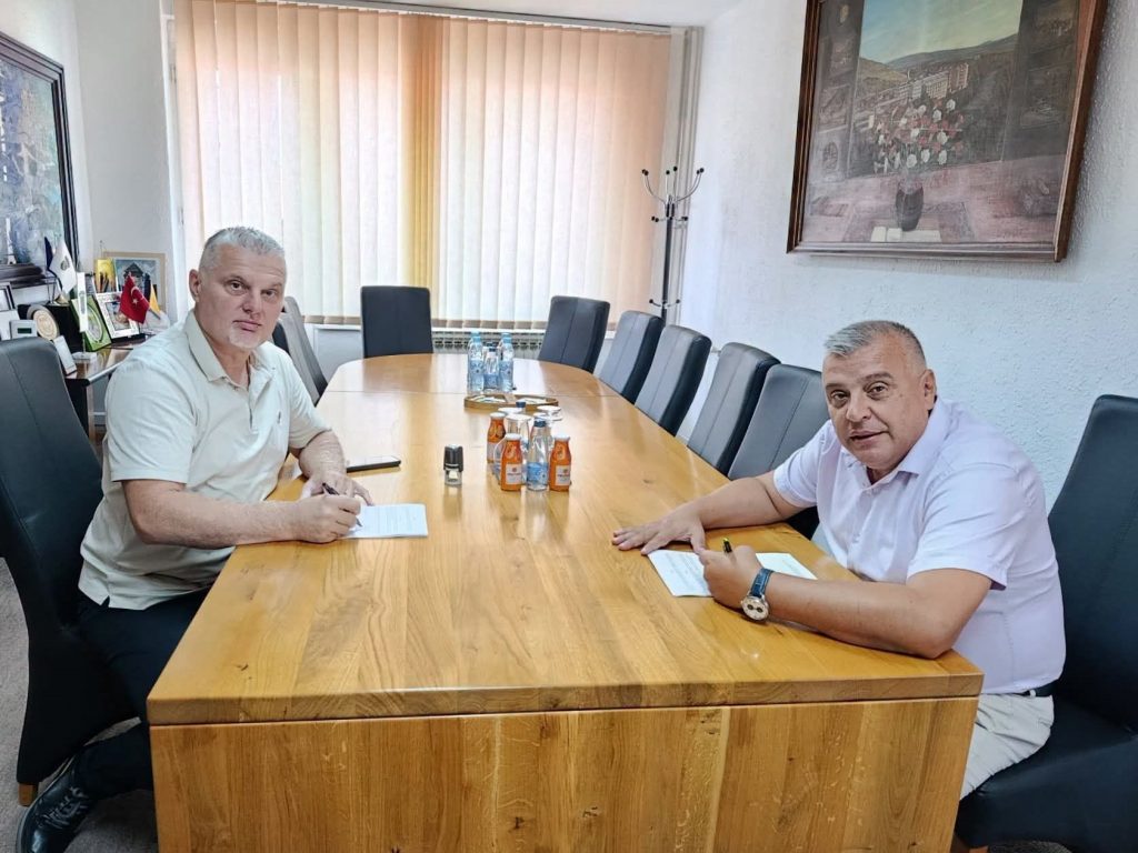 Donji Vakuf – POTPISANA DVA NOVA UGOVORA ZA INFRASTRUKTURU DONJEG VAKUFA VRIJEDNA PREKO 457.000 KM