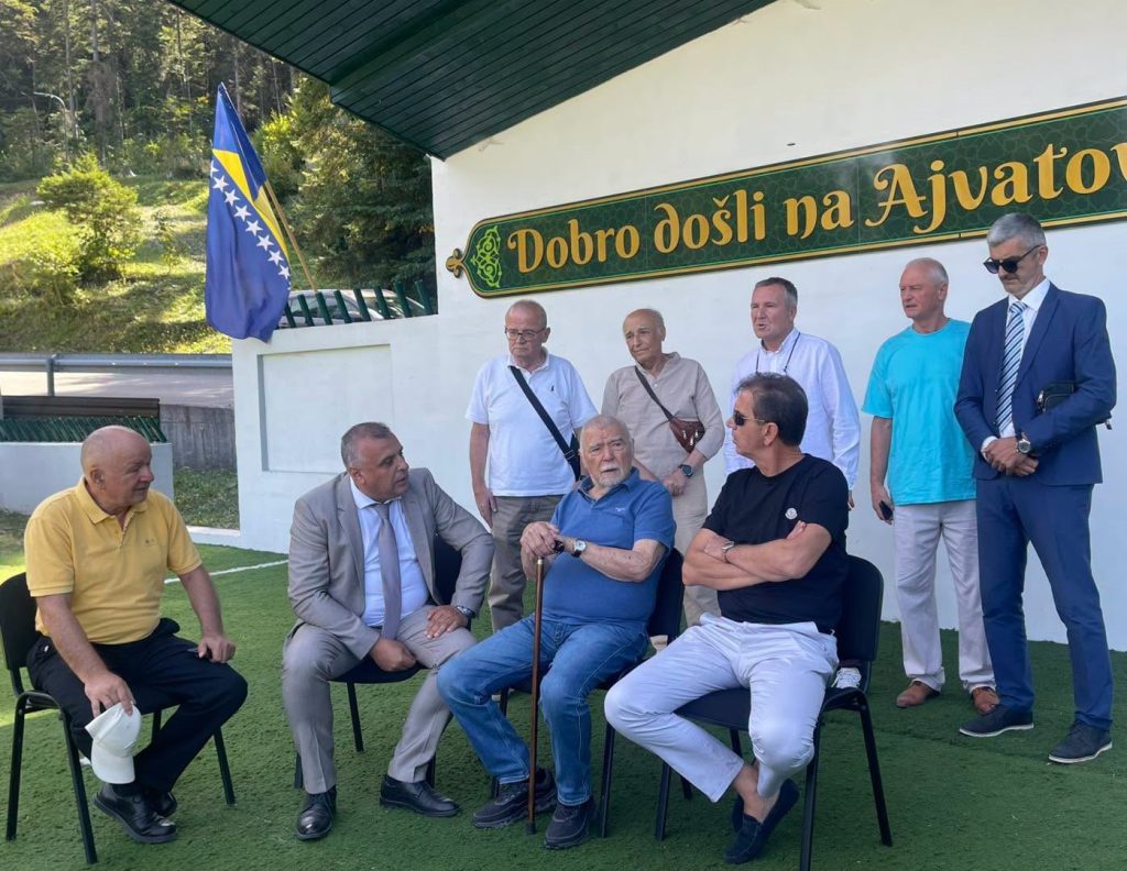 Donji Vakuf – Bivši predsjednik Republike Hrvatske Stjepan Mesić u posjeti Donjem Vakufu